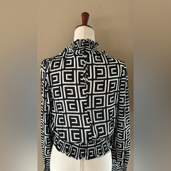 Geo black and white top with mock neck - Picture 5 of 9